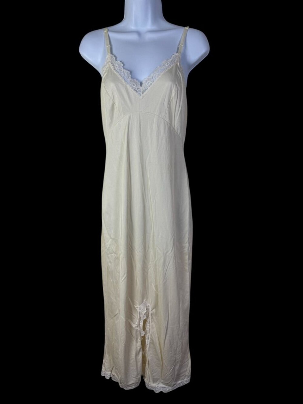 Vintage JC Penney Ivory Full Slip Dress lace Trim Size 36 Small Nylon Cream